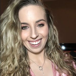 Meet your Posher, Hannah